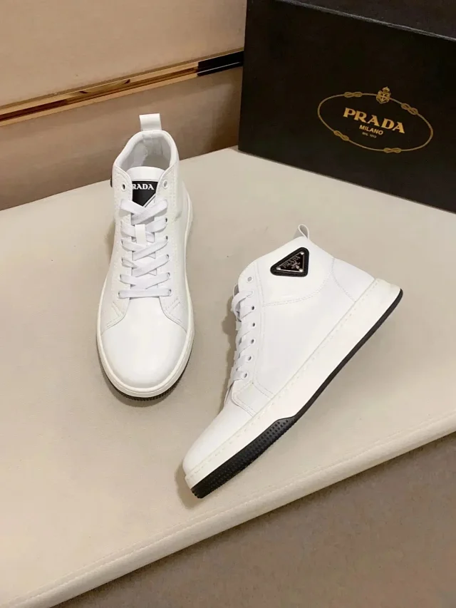 Prada Sneakers Low- and high-top triangle-logo product detail image 2