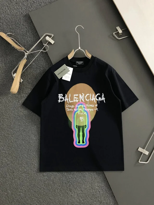 Balenciaga T-Shirts Short-Sleeve Graphic T-Shirt product detail image 4