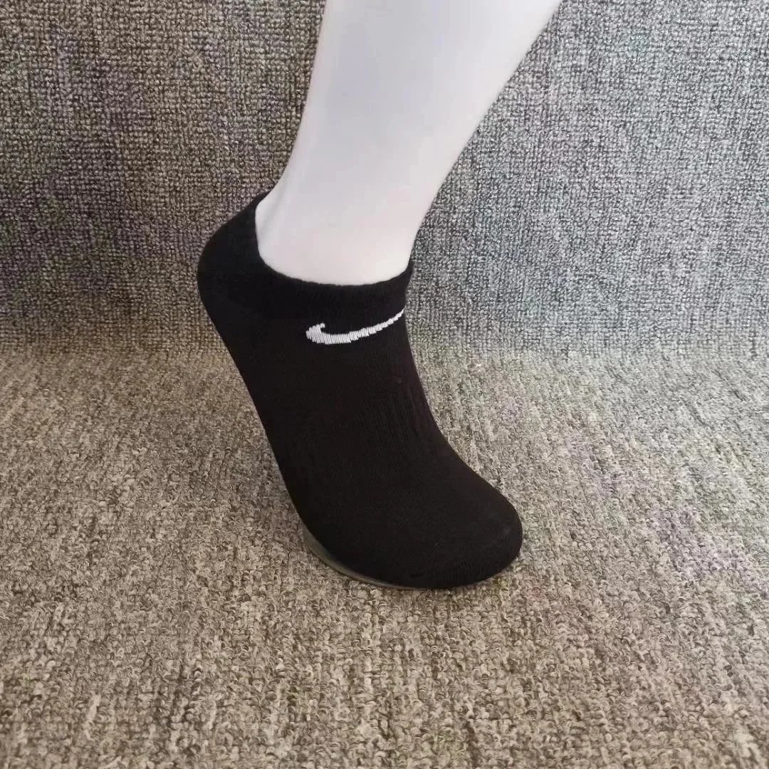 Nike Socks Everyday Lightweight Ankle — Black ankle socks