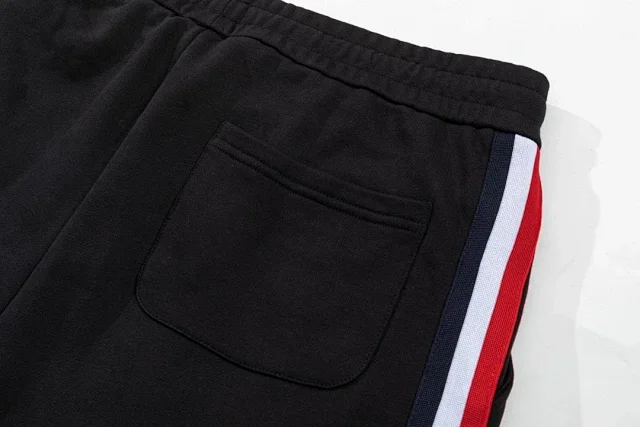 Moncler Shorts Drawstring Logo product detail image 3