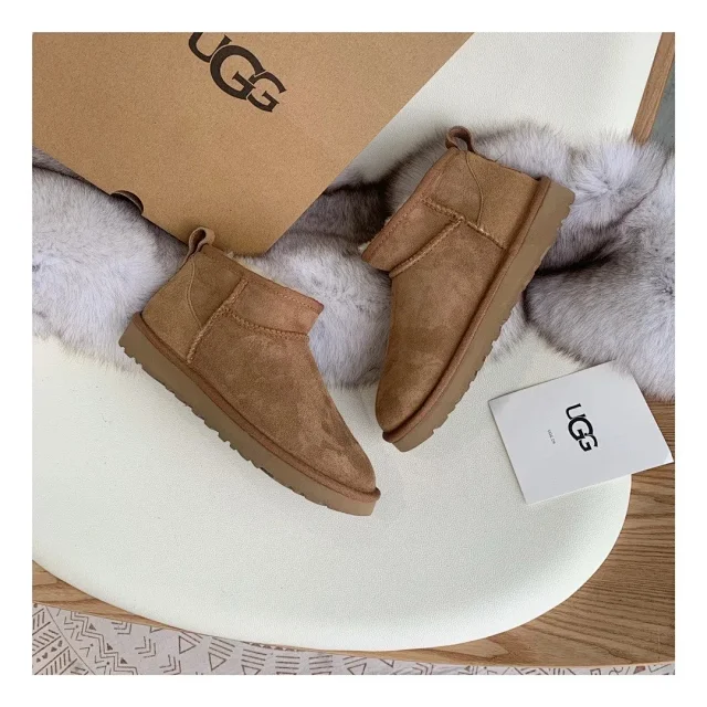 UGG Boots Shearling-Lined Ankle product detail image 18