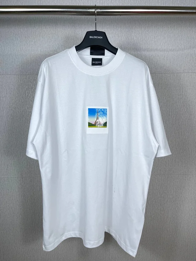 Balenciaga T-Shirts Oversized short-sleeve graphic logo T-shirt product detail image 1