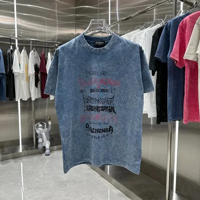 Balenciaga T-Shirts Short-Sleeve Crew-Neck Graphic product detail image 9