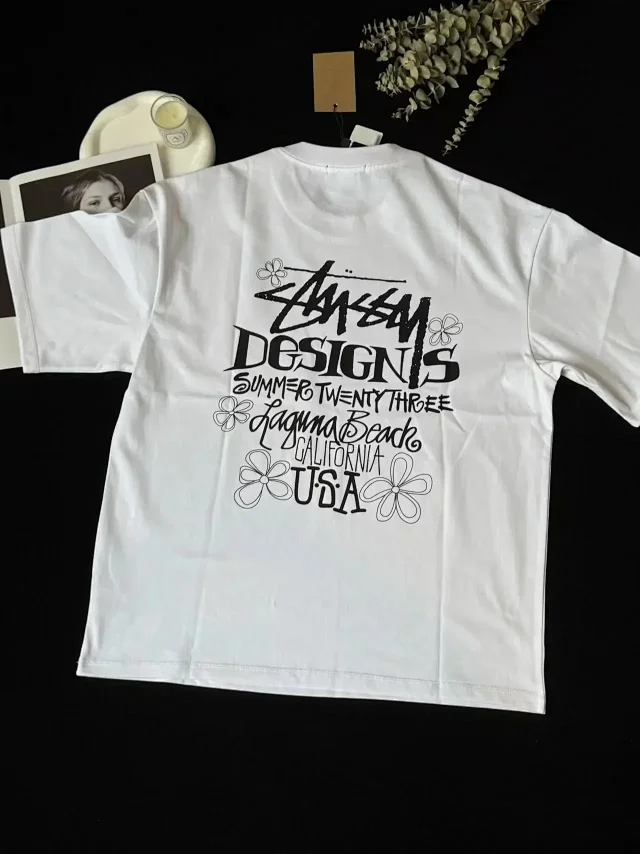 Stüssy T-Shirts Jamaica Beach Floral Logo Print product detail image 2