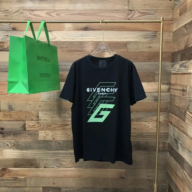 Givenchy T-Shirts Short-Sleeve Logo Graphic product detail image 6