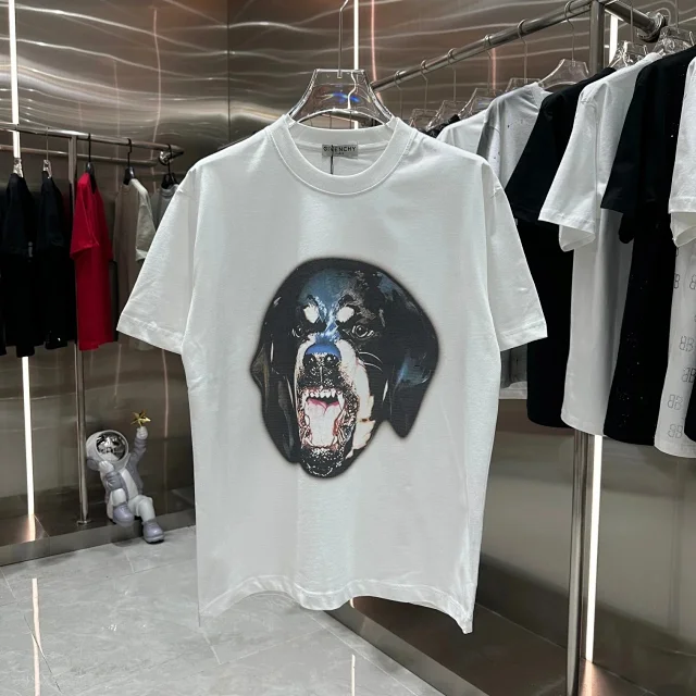 Givenchy T-Shirts Graphic Logo T-Shirt product detail image 9