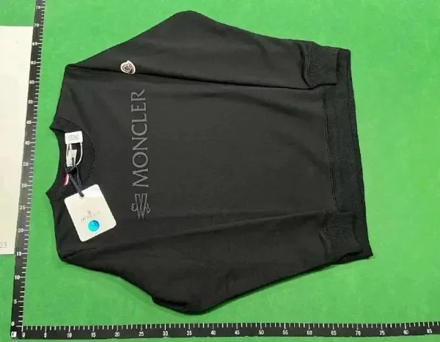 Moncler Hoodies & Sweatshirts Crewneck logo-print sweatshirt product detail image 3