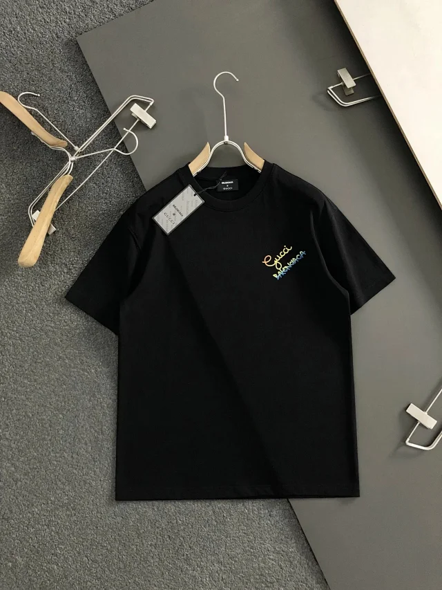 Balenciaga T-Shirts Short-Sleeve Graphic T-Shirt product detail image 2