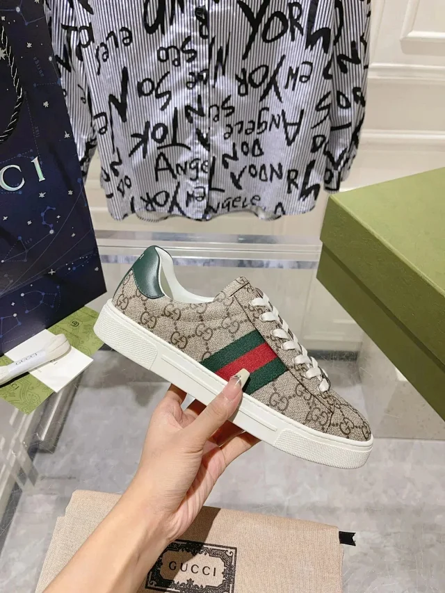Gucci Sneakers Low-Top Lace-Up with Web Stripe product detail image 5