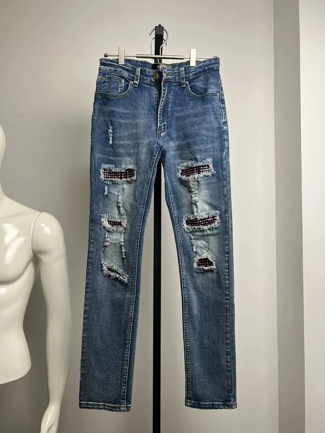 AMIRI Jeans Embellished Distressed product detail image 6