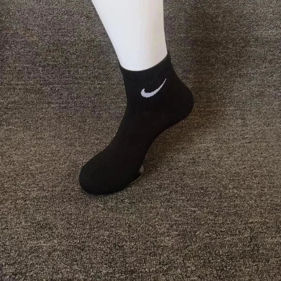 Nike Socks Everyday Lightweight Ankle — Black mid-calf