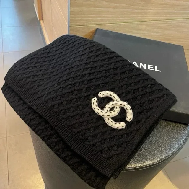 Chanel Scarves Knitted scarf with interlocking CC motif and contrast trim product detail image 8