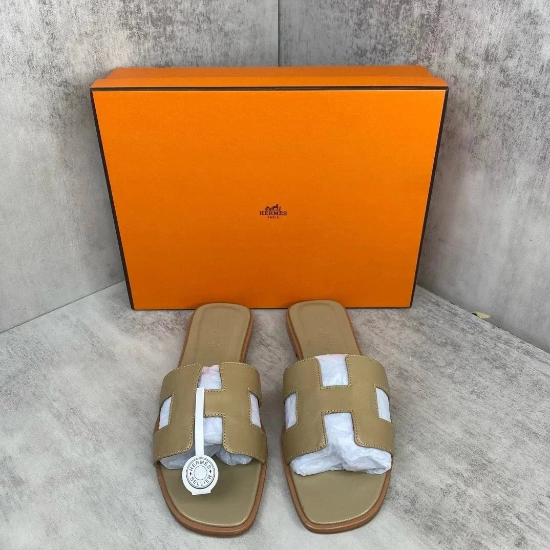 Hermès Oran Sandals White Leather Slippers - 7