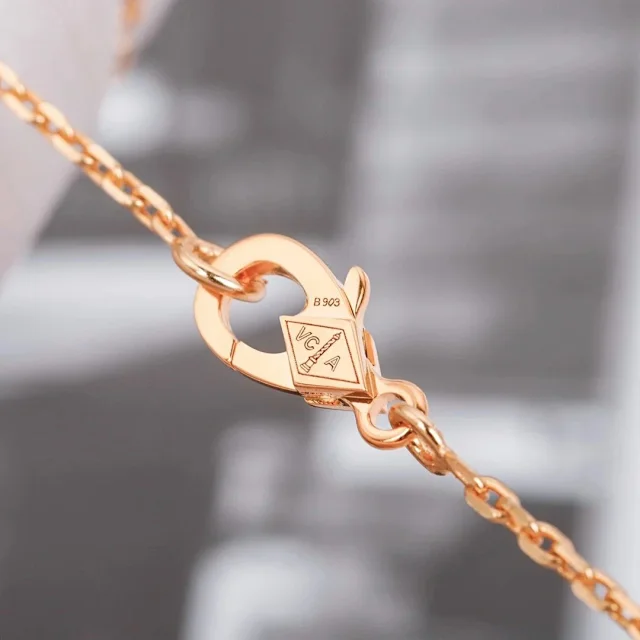 Van Cleef & Arpels Jewelry Floral and heart designs product detail image 1