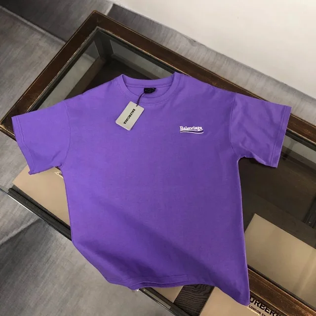 Balenciaga T-Shirts Crewneck T-Shirt with Logo Chest Print product detail image 1