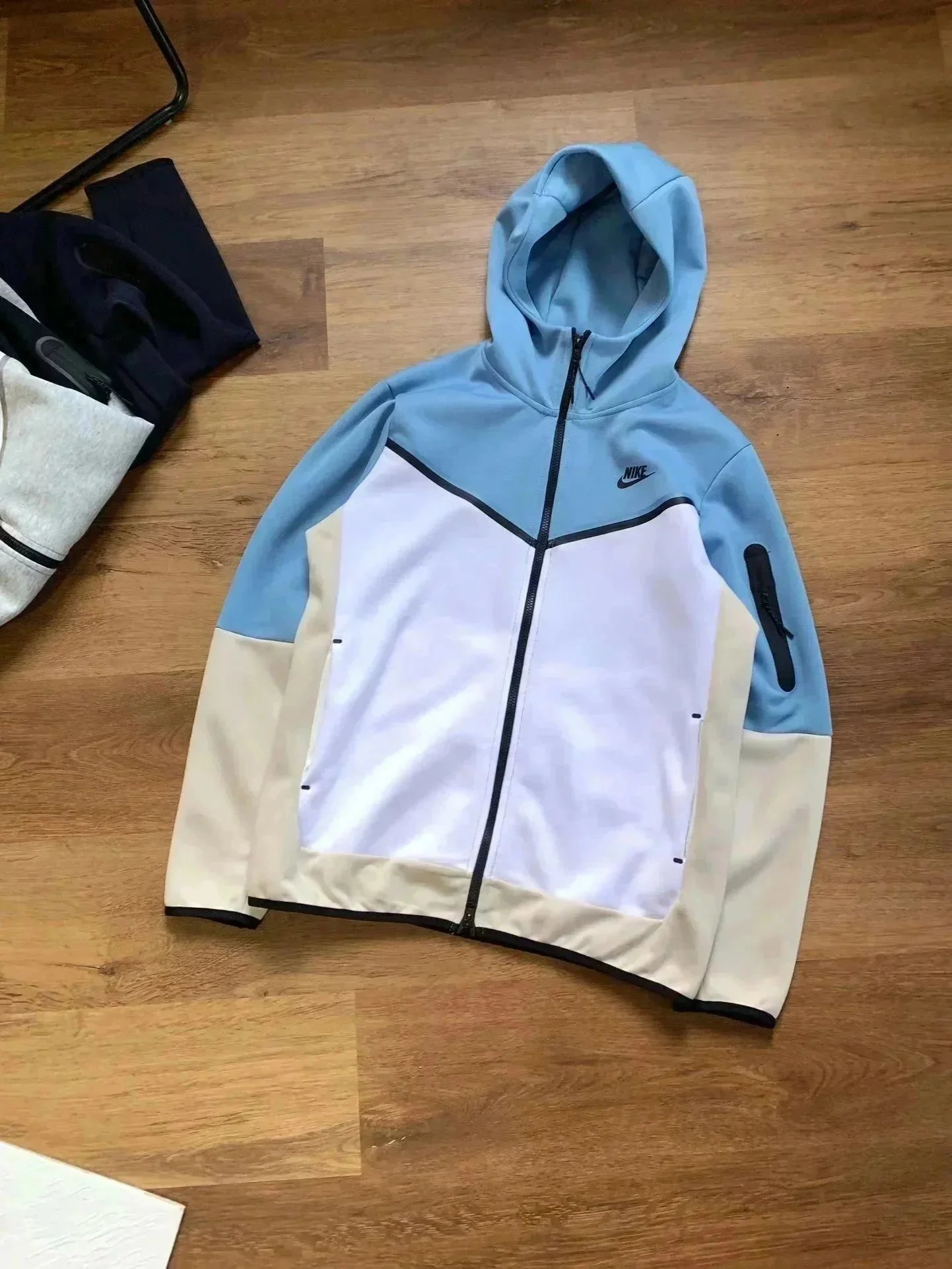 Nike Matching Sets Hooded zip-up jacket and jogger pants set — Blue and white gray stitching coat