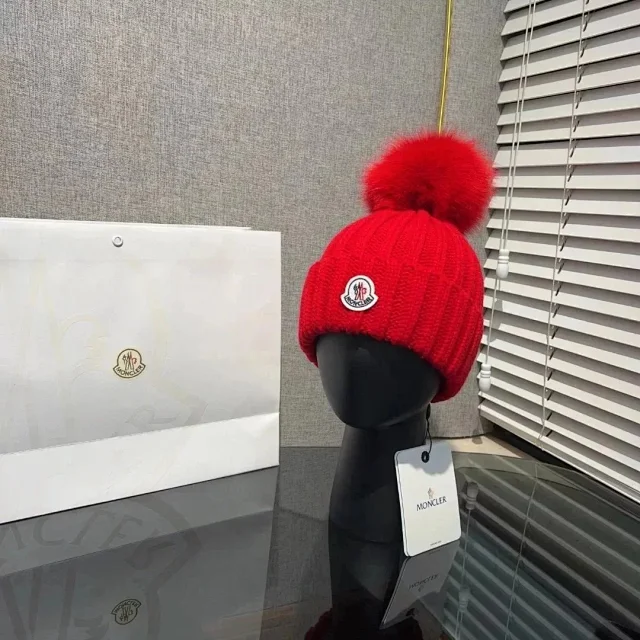 Moncler Hats Ribbed Knit Pom-Pom Beanie product detail image 3
