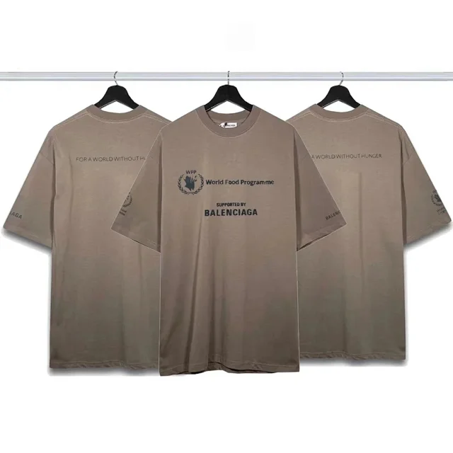 Balenciaga T-Shirts Short-Sleeve Logo Graphic T-Shirt product detail image 7