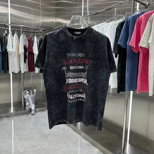Balenciaga T-Shirts Short-Sleeve Crew-Neck Graphic product detail image 8