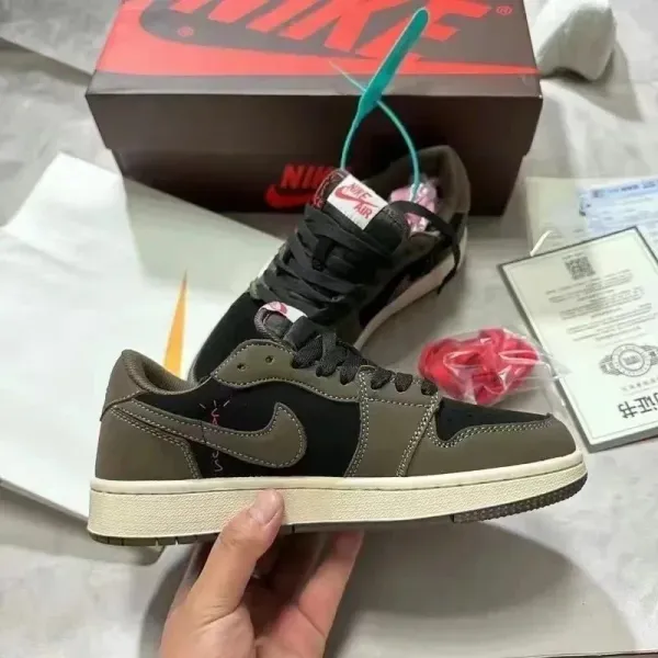 Nike x Off-White Air Jordan 1 Low 'Mocha' Sneakers - 1