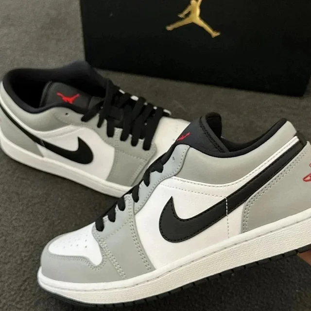 Nike Sneakers Air Jordan 1 Low product detail image 9