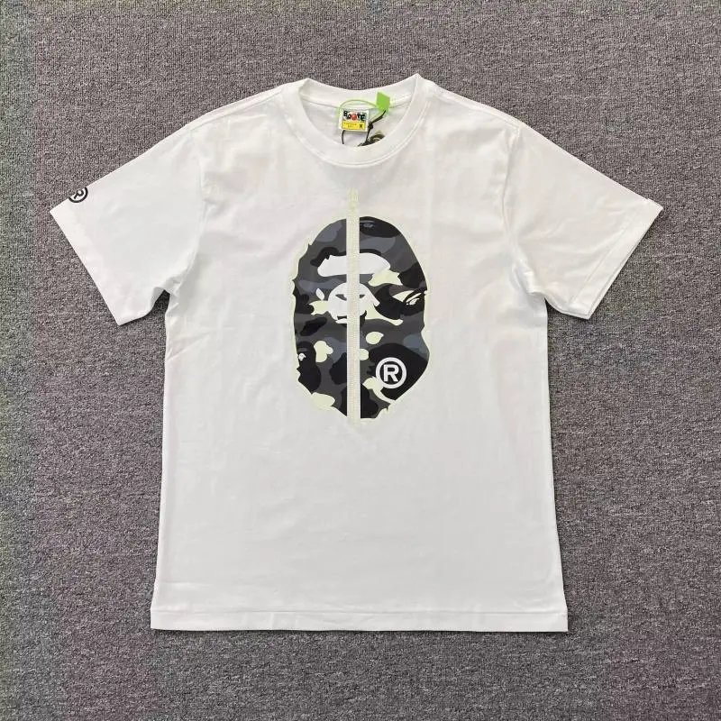 A BATHING APE T-Shirts Short-sleeve graphic T-shirt image 14