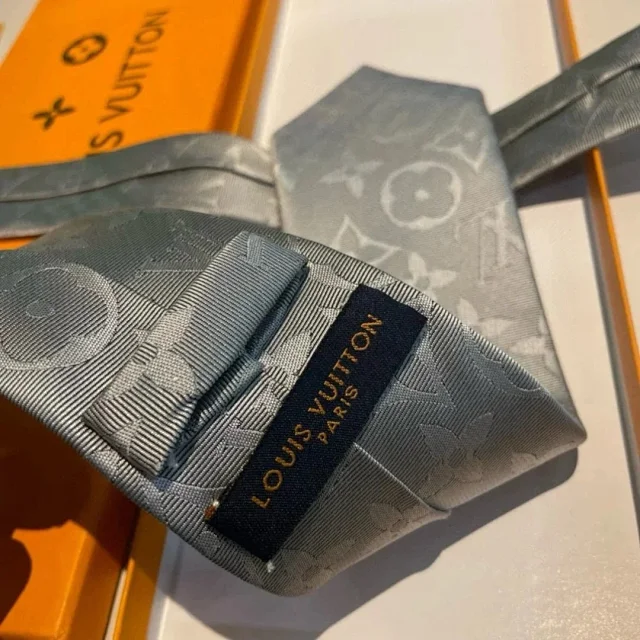 Gucci Ties Logo-pattern necktie product detail image 3