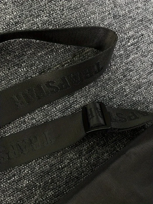 Trapstar Crossbody Bags Reflective Logo Bag product detail image 9