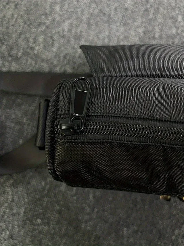 Trapstar Crossbody Bags Reflective Logo Bag product detail image 7