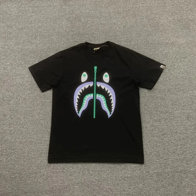 A BATHING APE T-Shirts Short-Sleeve Head Graphic product detail image 4