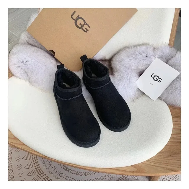 UGG Boots Shearling-Lined Ankle product detail image 4