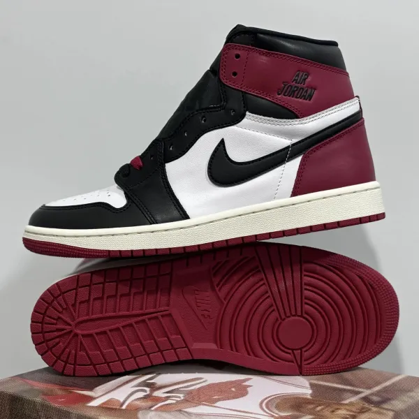 Air Jordan 1 High OG Pine Green Sneakers - 6