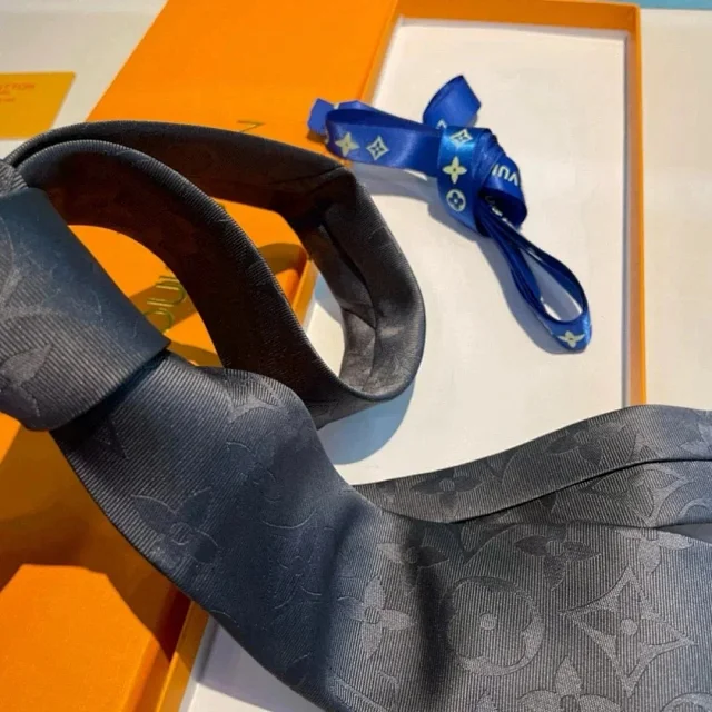 Louis Vuitton Ties Monogram Pattern Tie product detail image 5