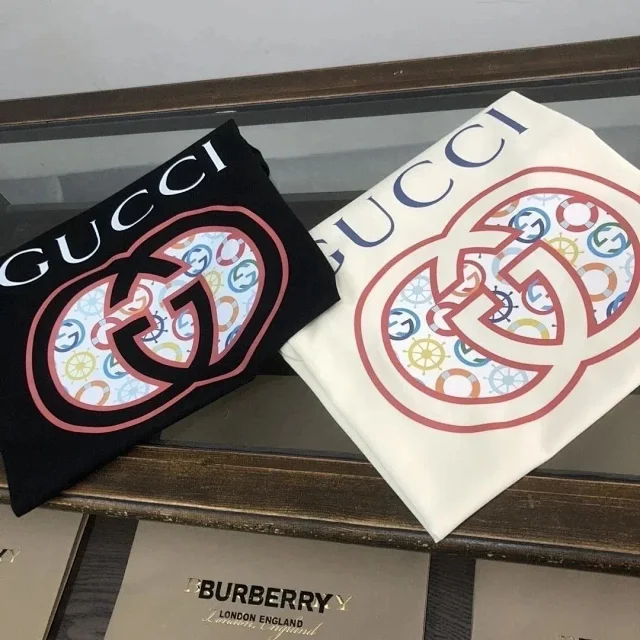 Gucci T-Shirts Short-Sleeve Logo Print product detail image 3
