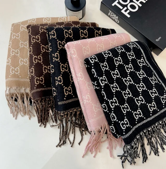Gucci Scarves Fringed GG monogram scarf product detail image 2