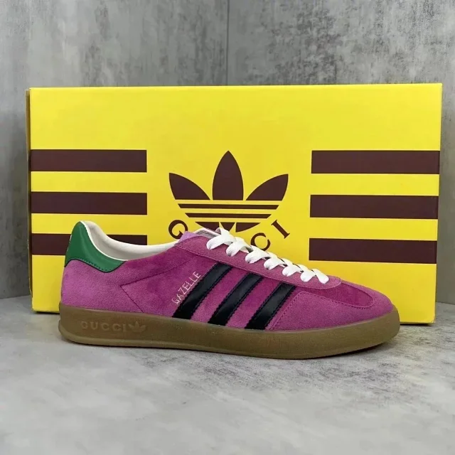 Gucci Sneakers Gazelle low-top three-stripe product detail image 9