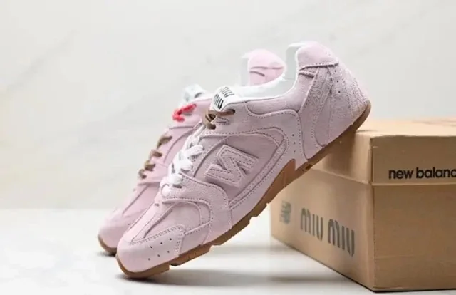 Miu x New Balance Low-top suede and mesh sneakers product detail image 3