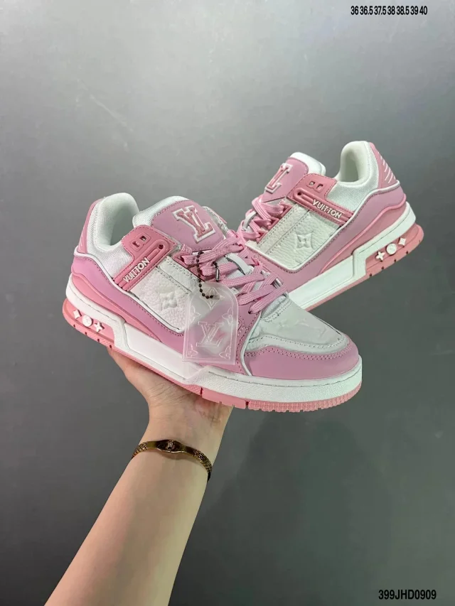 Louis Vuitton Sneakers LV Trainer product detail image 1