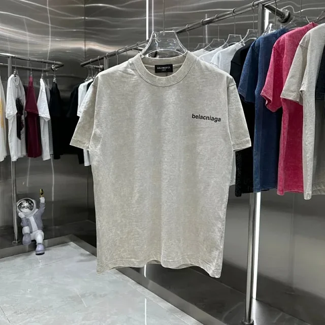 Balenciaga T-Shirts Short-Sleeve Crew-Neck Graphic product detail image 7