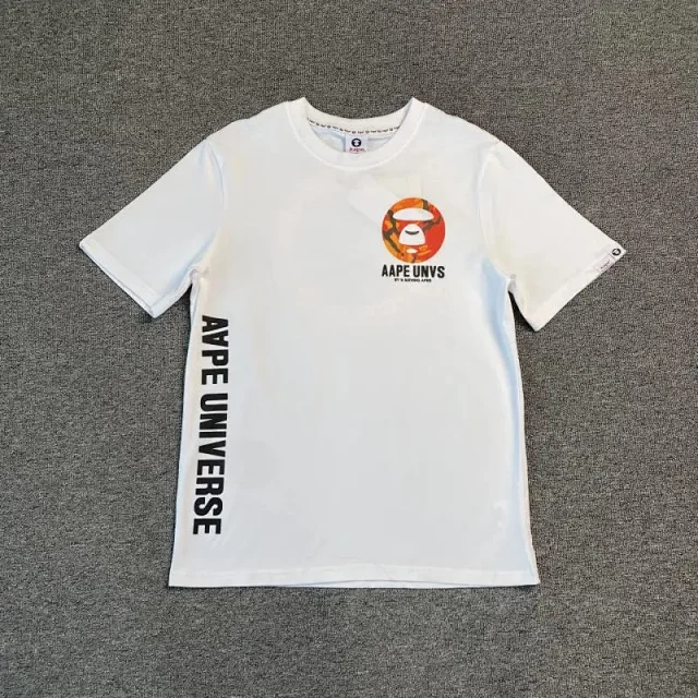 A BATHING APE T-Shirts Short-Sleeve Head Graphic product detail image 3