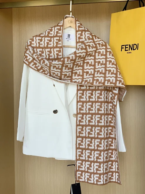 Fendi Scarves Knitted FF Logo Scarf product detail image 5