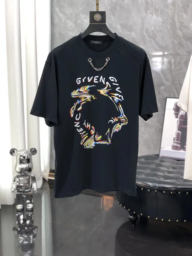 Givenchy T-Shirts Short-Sleeve Logo Graphic product detail image 3