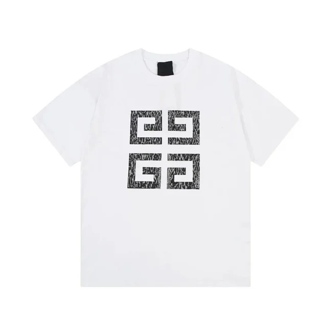 Givenchy T-Shirts Graphic Print Crewneck T-Shirt product detail image 9