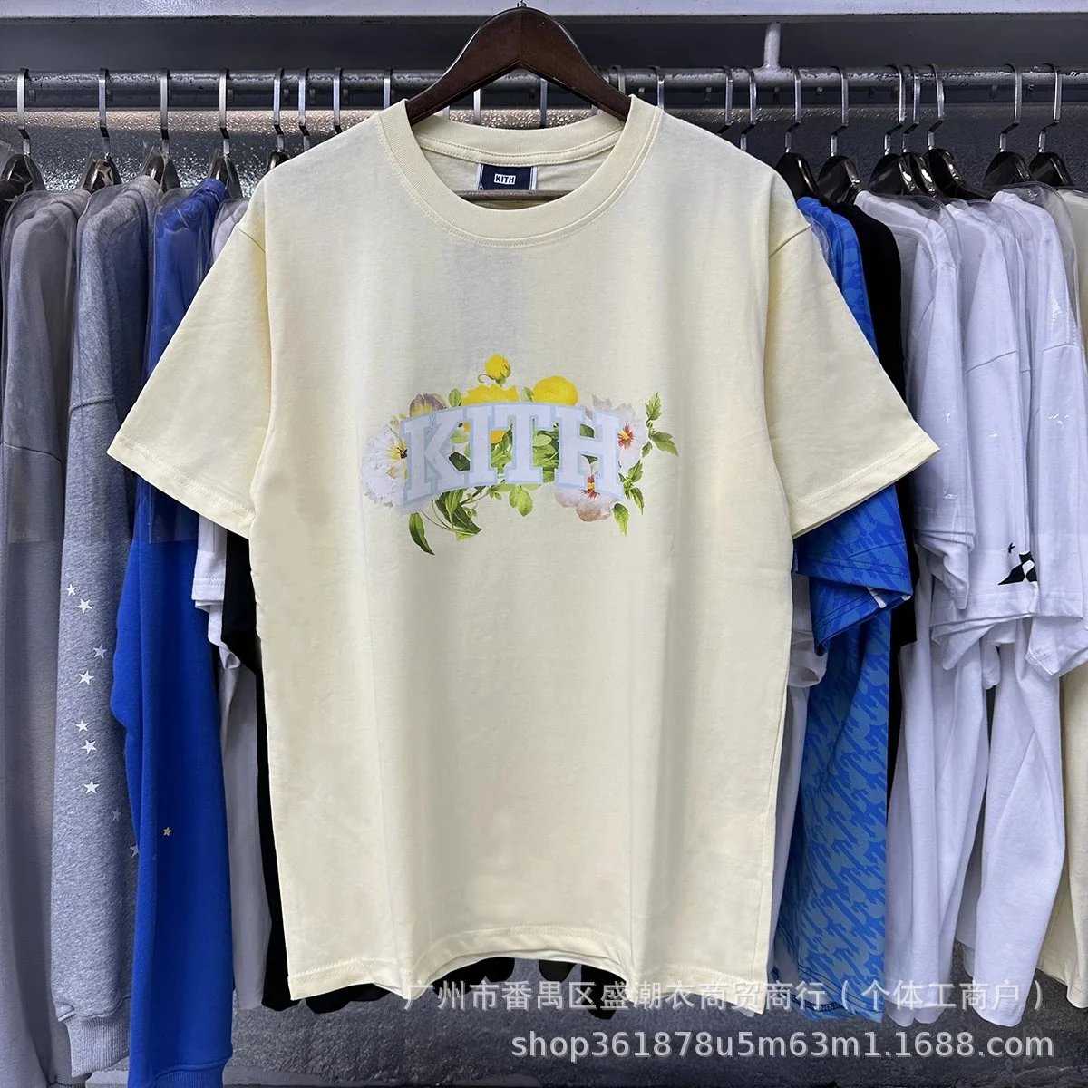 Kith T-Shirts Short-Sleeve Graphic Print Crewneck — Apricot 8055