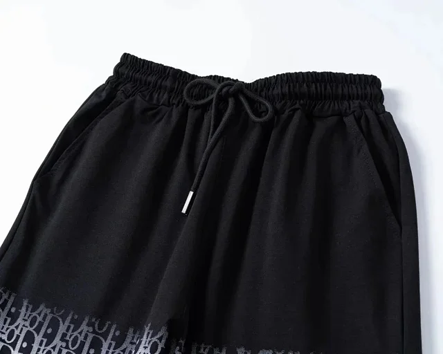 Louis Vuitton Matching Sets Monogram short-sleeve T-shirt and shorts set product detail image 3