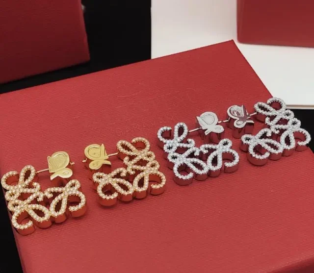 LOEWE Jewelry Logo stud earrings product detail image 2