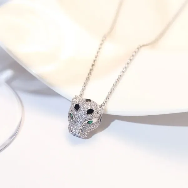 Cartier Panthère de Cartier White Gold Diamond and Tsavorite Garnet Necklace - 8