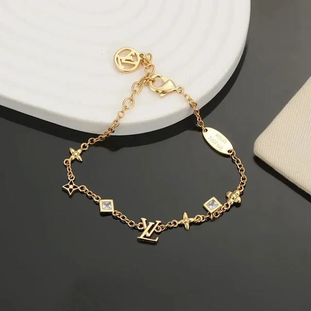 Louis Vuitton Jewelry Monogram charm bracelet product detail image 9