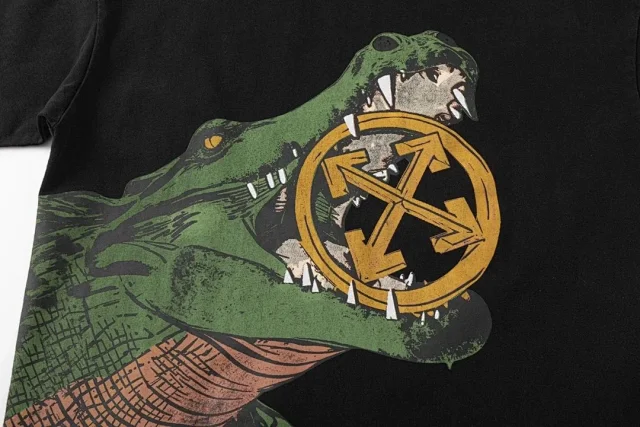 Off-White T-Shirts Graphic Print Crewneck T-Shirt product detail image 7