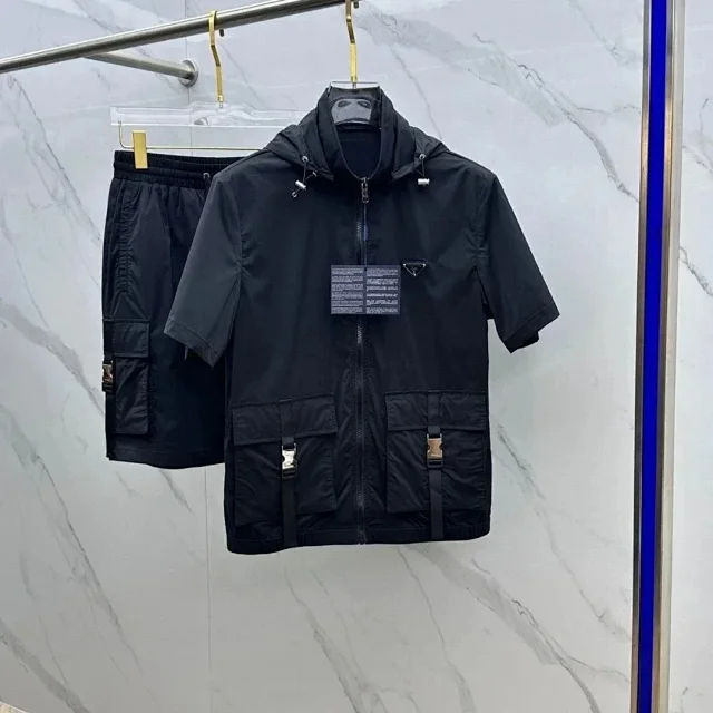 Fendi Assorted coordinated top-and-bottom sets product detail image 7